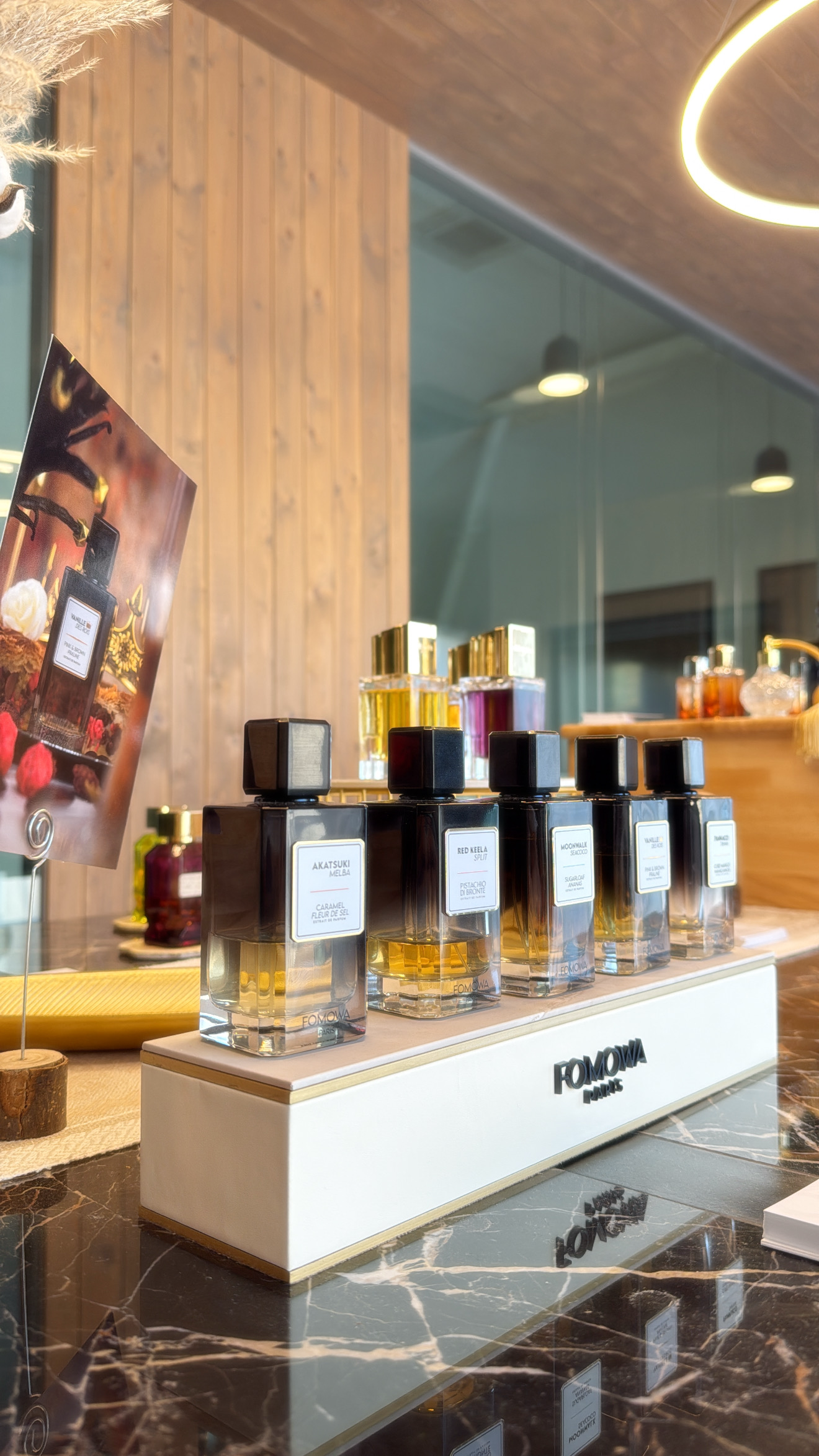 Détail d'un flacon de parfum d'exception Private Scent