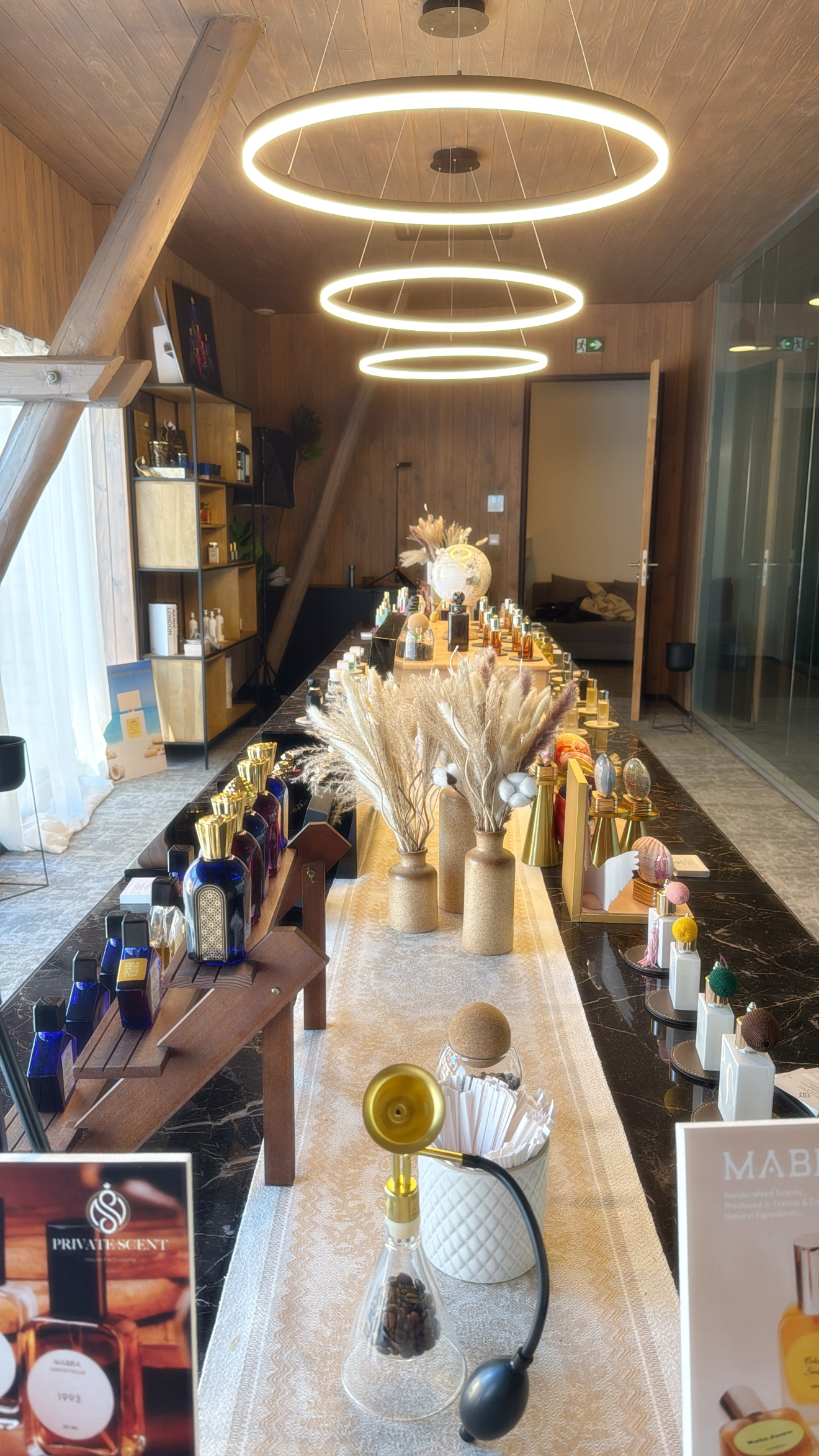 Showroom Private Scent étagères de parfums de niche Luxembourg